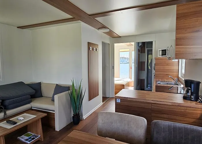 House Houseboat Gecko 펜션