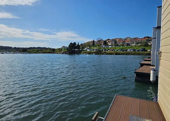 House Houseboat Gecko 펜션 *