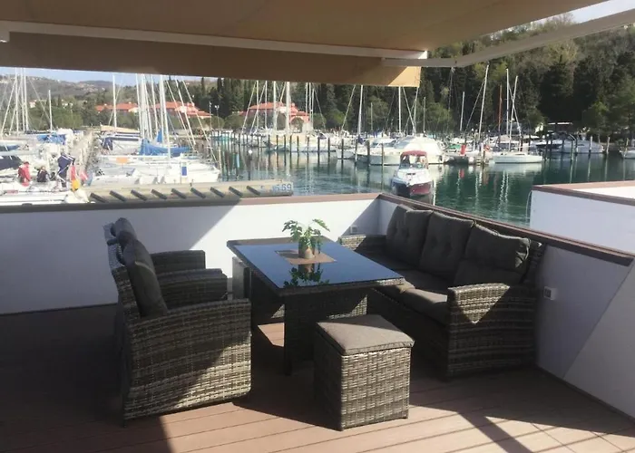 House Houseboat Gecko 펜션 반졸레