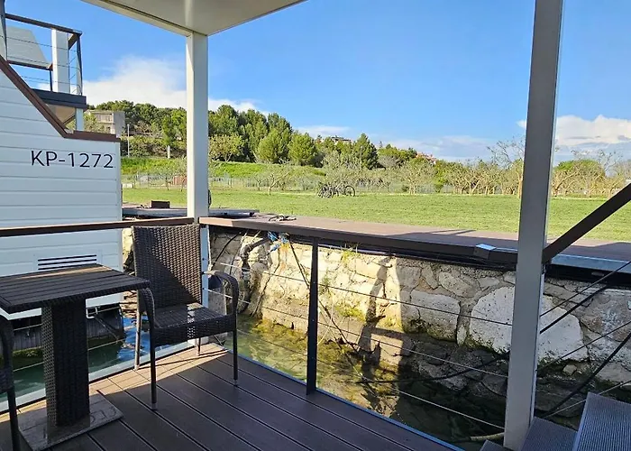 House Houseboat Gecko 펜션 반졸레